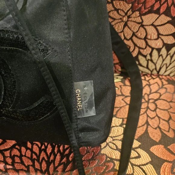 CHANEL Black Drawstring Bucket Bag/ Shoulder Bag - Picture 6 of 7